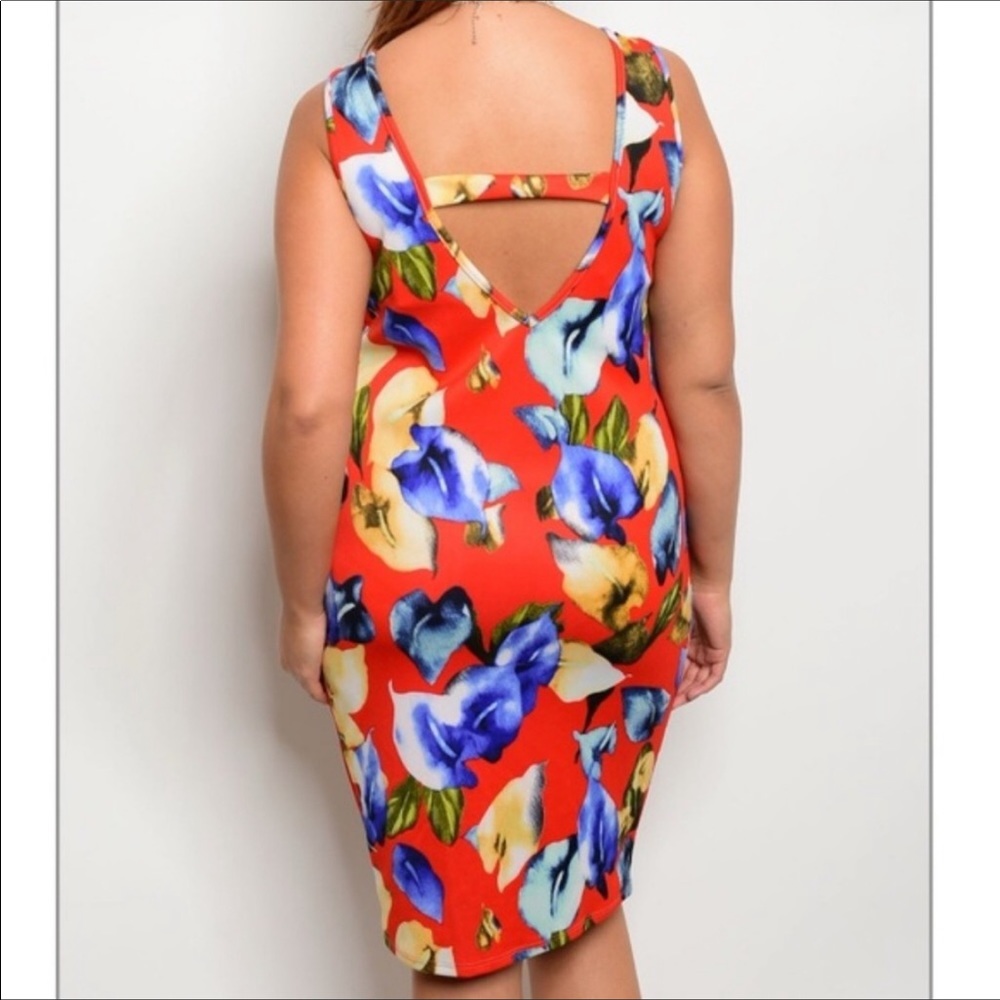 🌺 BODY CON PLUS SIZE DRESS - Picture 4 of 5